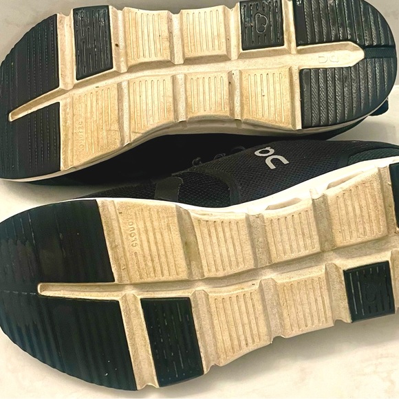 ON RUNNING Cloud Sky Sneakers Black 6 Youth - Picture 6 of 8